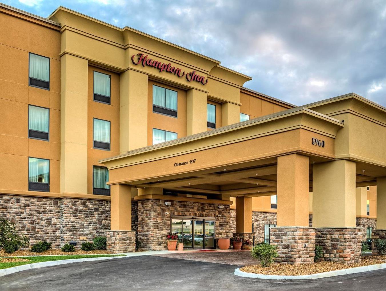 Hotel Hampton By Hilton South